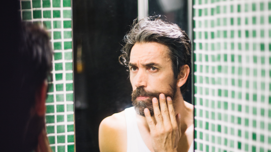 Come evitare irritazioni post-rasatura con la giusta skincare maschile